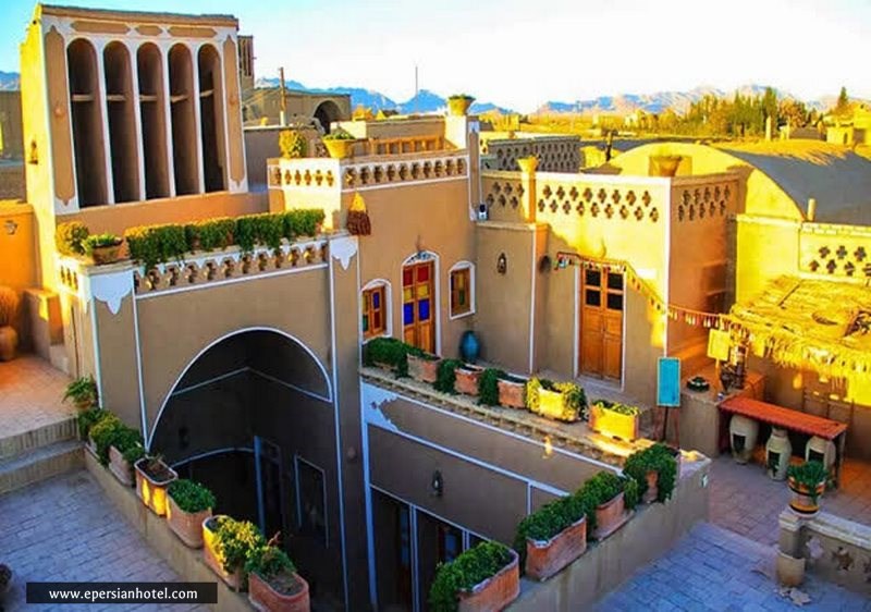 اقامتگاه بومگردی انار عقدا یزد